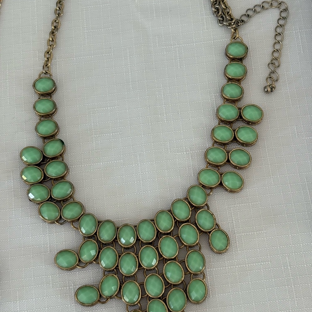 Elegant Green Statement Necklace